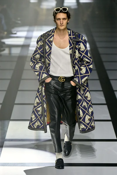 Look 33